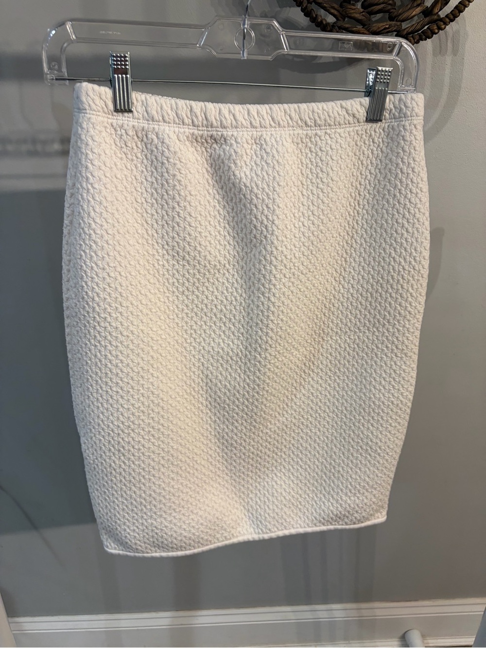 Max Studio White Textured Mini Pencil Skirt with Elastic waist size Small